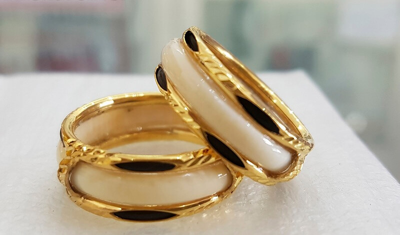 Hình ảnh nhẫn vàng thường được liên tưởng đến may mắn và cơ hội mới Hình ảnh nhẫn vàng thường được liên tưởng đến may mắn và cơ hội mới